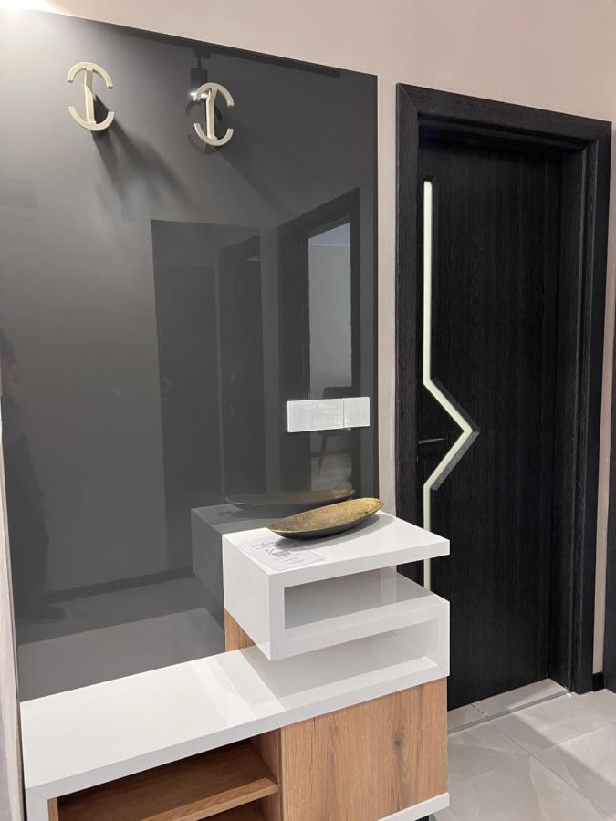 A-Brilliant, New! Spacious & Modern Apartment In Varna Whit Garage エクステリア 写真