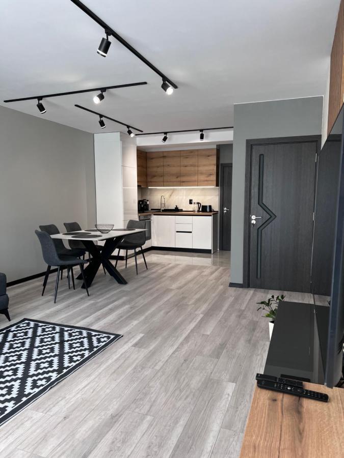A-Brilliant, New! Spacious & Modern Apartment In Varna Whit Garage エクステリア 写真
