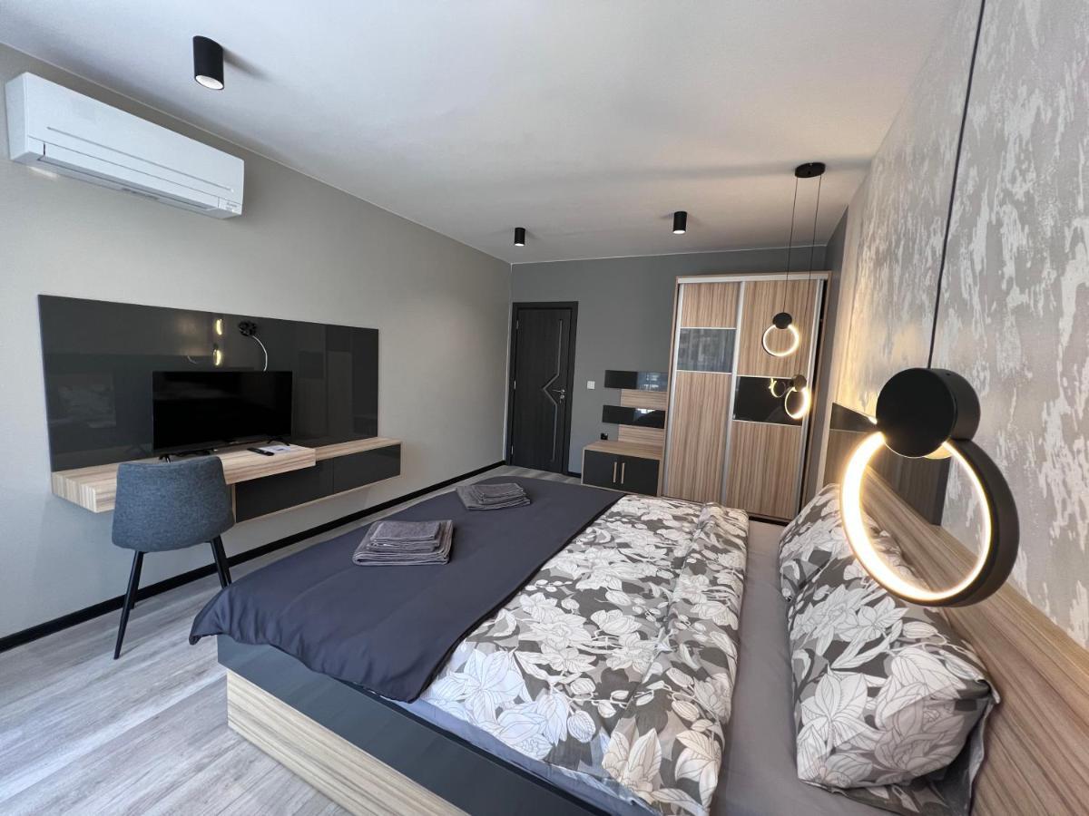 A-Brilliant, New! Spacious & Modern Apartment In Varna Whit Garage エクステリア 写真