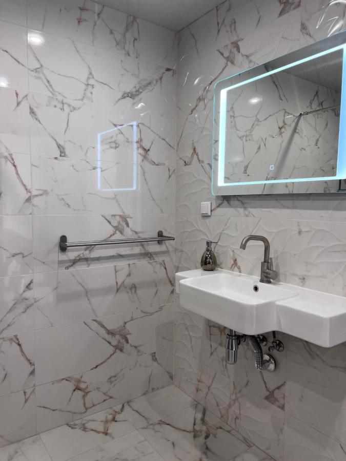 A-Brilliant, New! Spacious & Modern Apartment In Varna Whit Garage エクステリア 写真