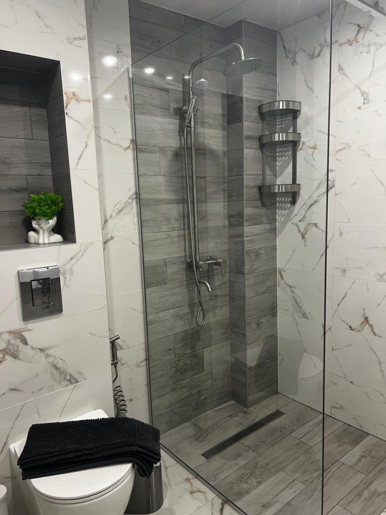 A-Brilliant, New! Spacious & Modern Apartment In Varna Whit Garage エクステリア 写真